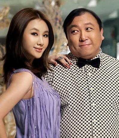 王晶老婆导演个人简历关于王晶老婆导演的个人简历，并没有太多信息可供公开查询。