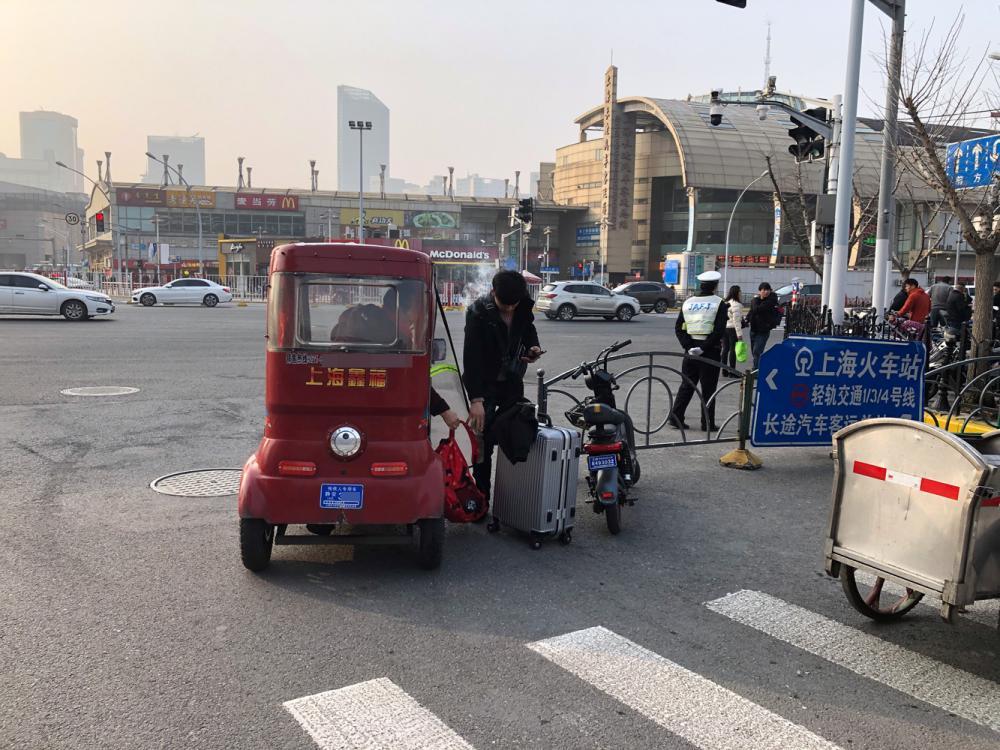 实地调查上海“黑车”实地调查上海黑车，现象、影响与应对策略