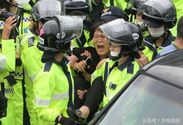 大批韩国人在美被拴铁链带走大批韩国人在美被拴铁链带走——事件深度解析